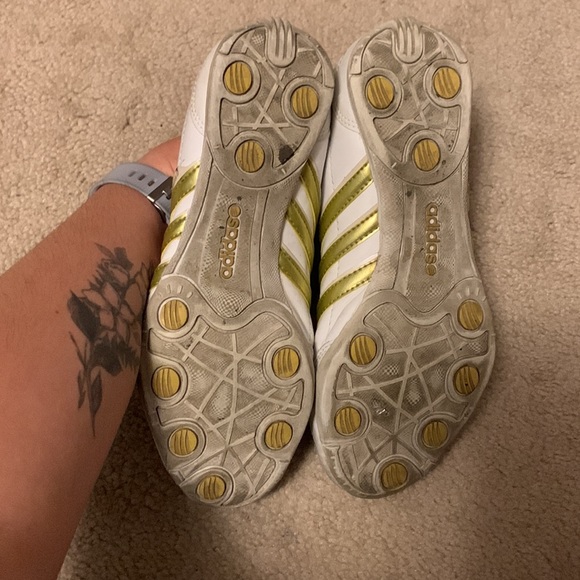 White and gold adidas sneakers - Picture 2 of 3
